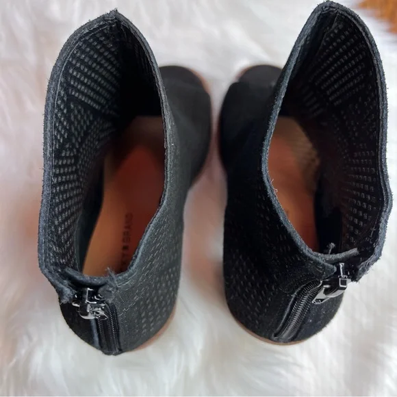 Lucky Brand Vacob perforated suede black ankle bootie 8.5 $140 - Picture 6 of 6
